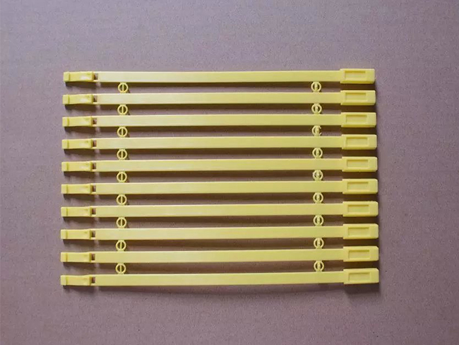 Plastic seal--YPF04